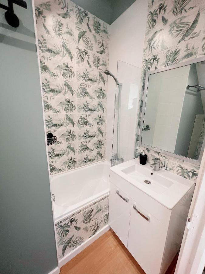 Appartement T2 Quartier Calme / Parking Gratuit Saint-Julien-les-Villas Exterior photo